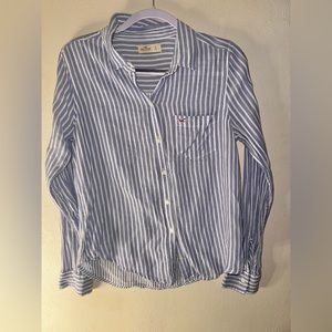 Hollister Woman button up. 100% Cotton blue white stripes. Size L